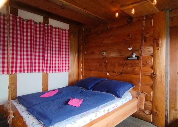 Haengebett Im Stall