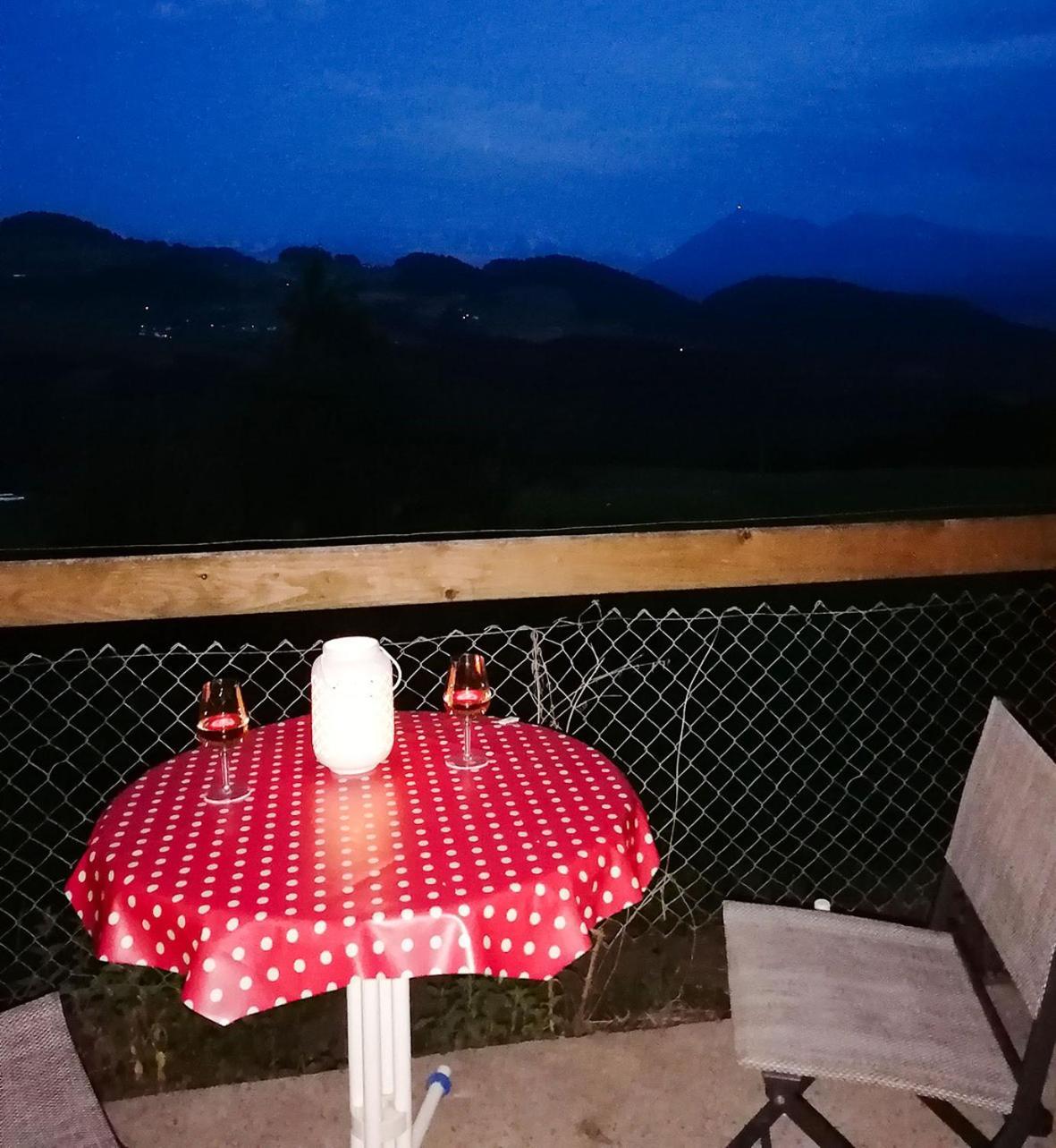 Haengebett Im Stall Farm stay Fahrni